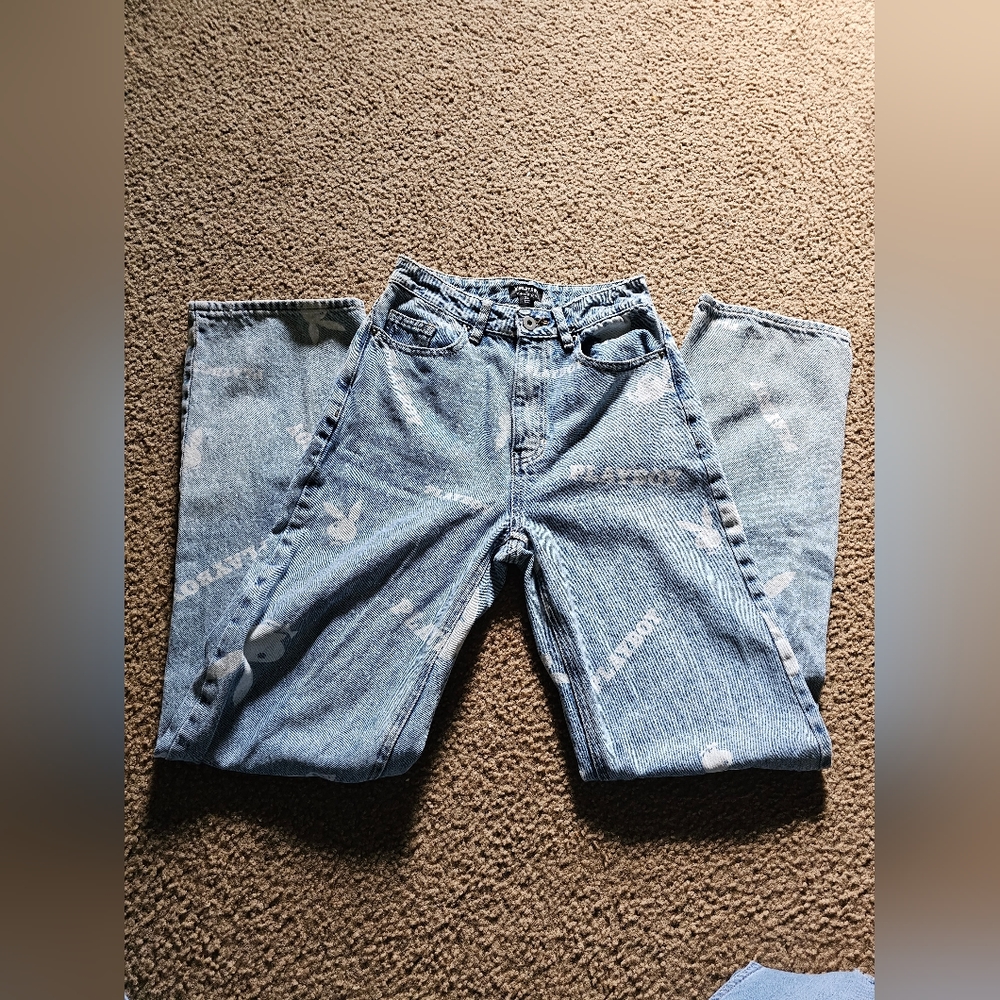 Playboy by PacSun Medium 90's Boyfriend Jeans 24, High Waist, Bunny Print